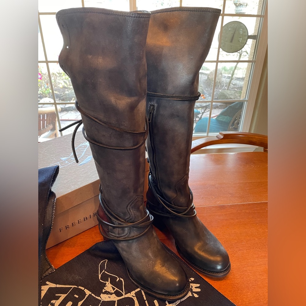 Freebird The Coal Tall Lace Up Boots, Size 8, New in box